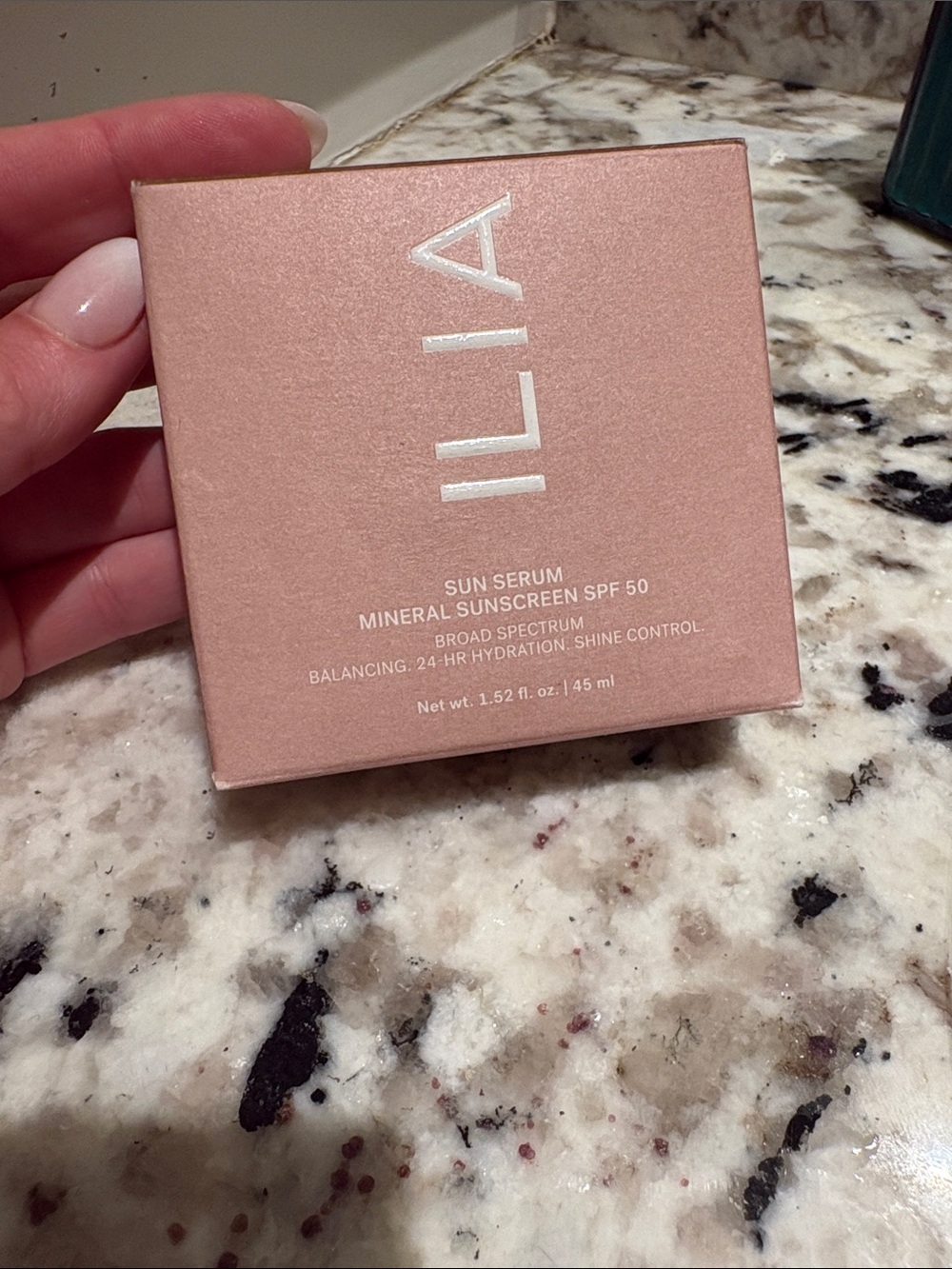 ILIA Sun Serum Mineral Sunscreen SPF 50 - Rose Pink Box